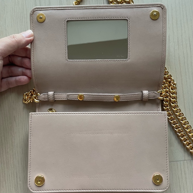 Miu Miu Matelasse wallet on chain 皺摺紋斜背包-8