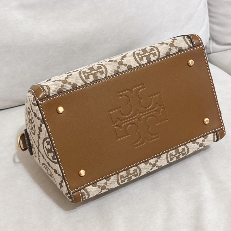 Tory Burch T Monogram緹花皮革波士頓包(卡其色）-2