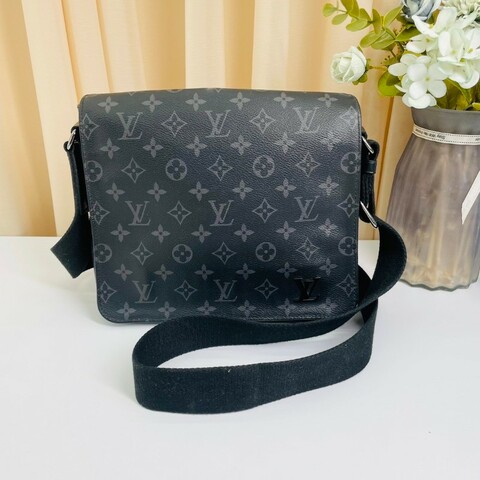 Louis Vuitton 老花黑武士男士斜背包