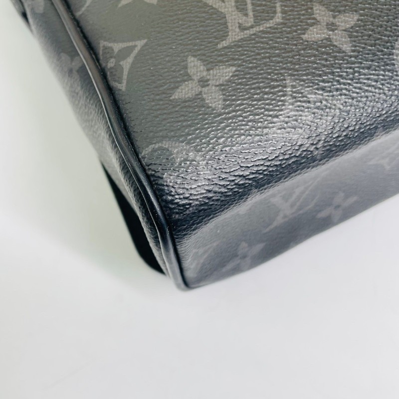 Louis Vuitton 老花黑武士男士斜背包-8