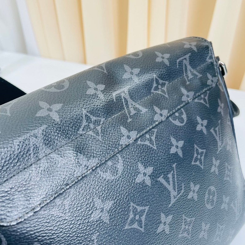 Louis Vuitton 老花黑武士男士斜背包-12