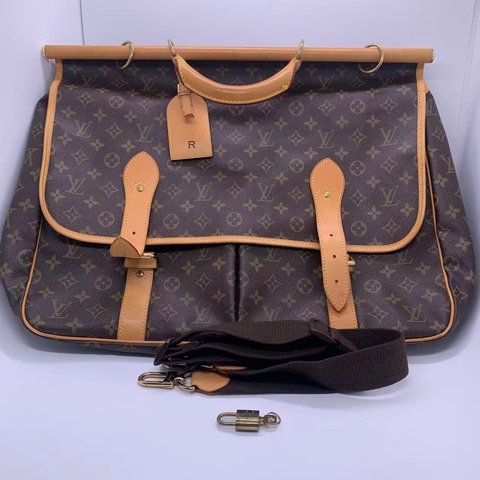 二手Lv狩獵手提包，Louis vuttion hunting bag，吊牌有R標記字母，配皮正常使用痕跡變色