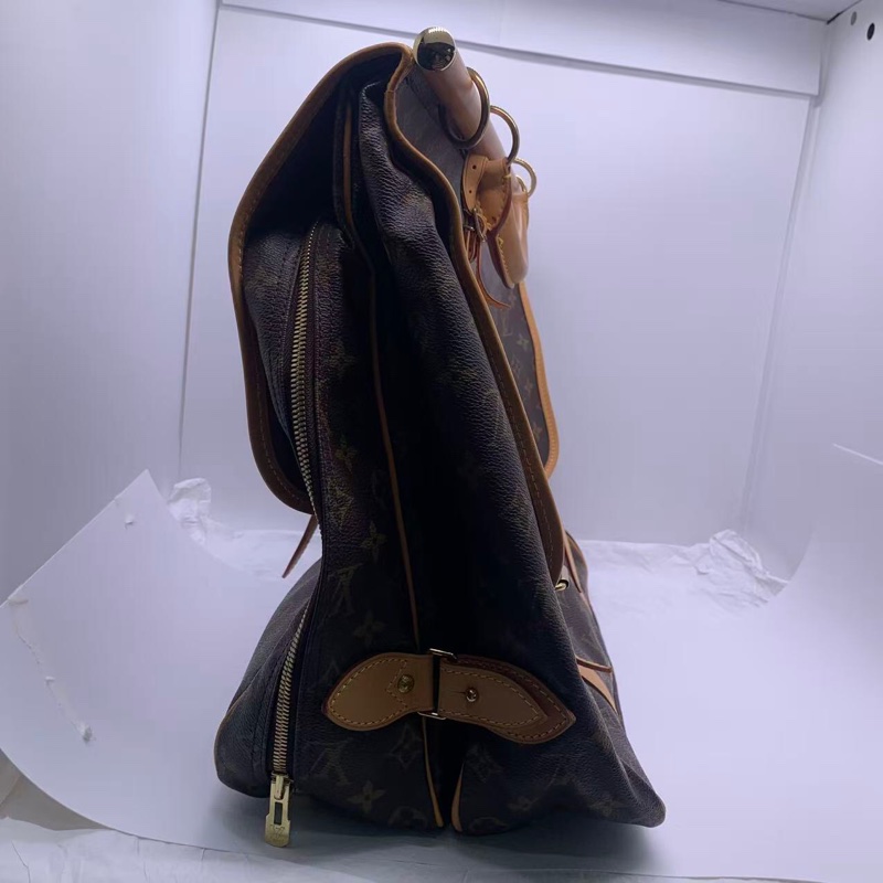 二手Lv狩獵手提包，Louis vuttion hunting bag，吊牌有R標記字母，配皮正常使用痕跡變色-6