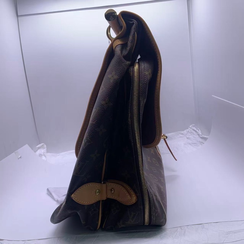 二手Lv狩獵手提包，Louis vuttion hunting bag，吊牌有R標記字母，配皮正常使用痕跡變色-7