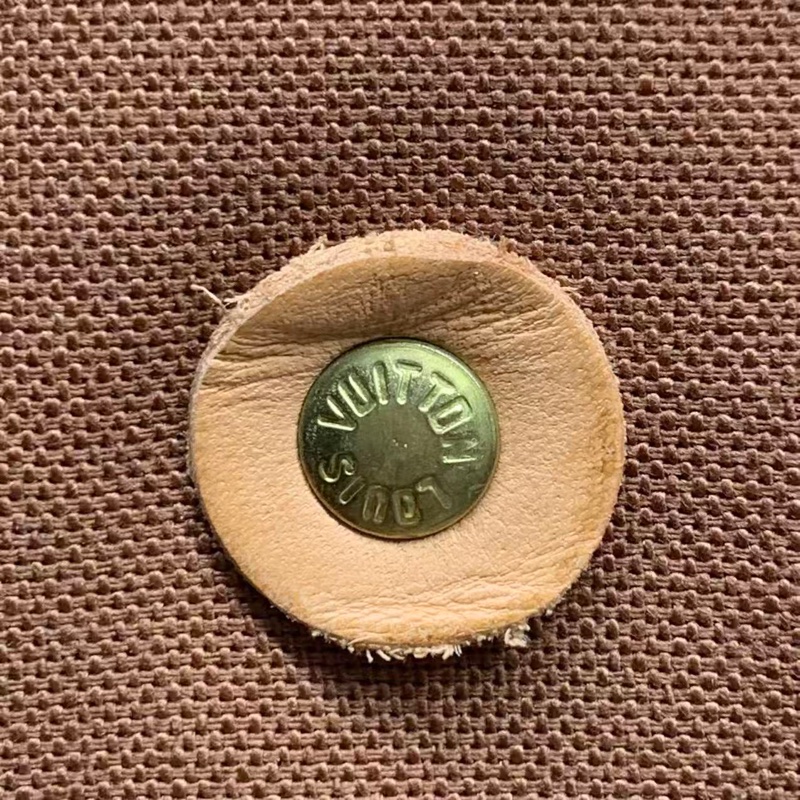 二手Lv狩獵手提包，Louis vuttion hunting bag，吊牌有R標記字母，配皮正常使用痕跡變色-13