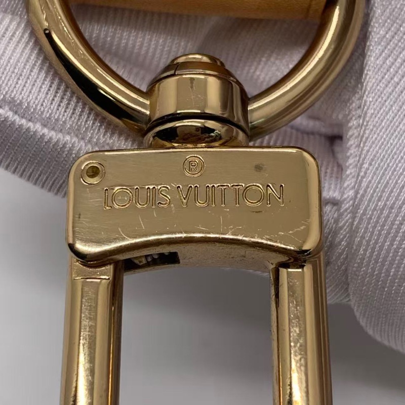 二手Lv狩獵手提包，Louis vuttion hunting bag，吊牌有R標記字母，配皮正常使用痕跡變色-14