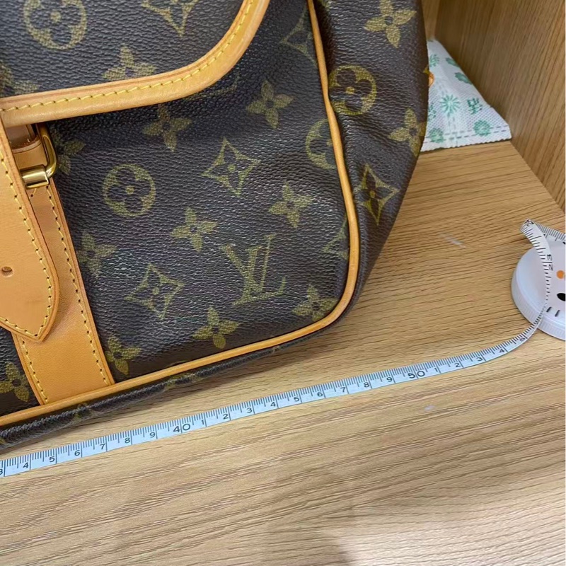 二手Lv狩獵手提包，Louis vuttion hunting bag，吊牌有R標記字母，配皮正常使用痕跡變色-23