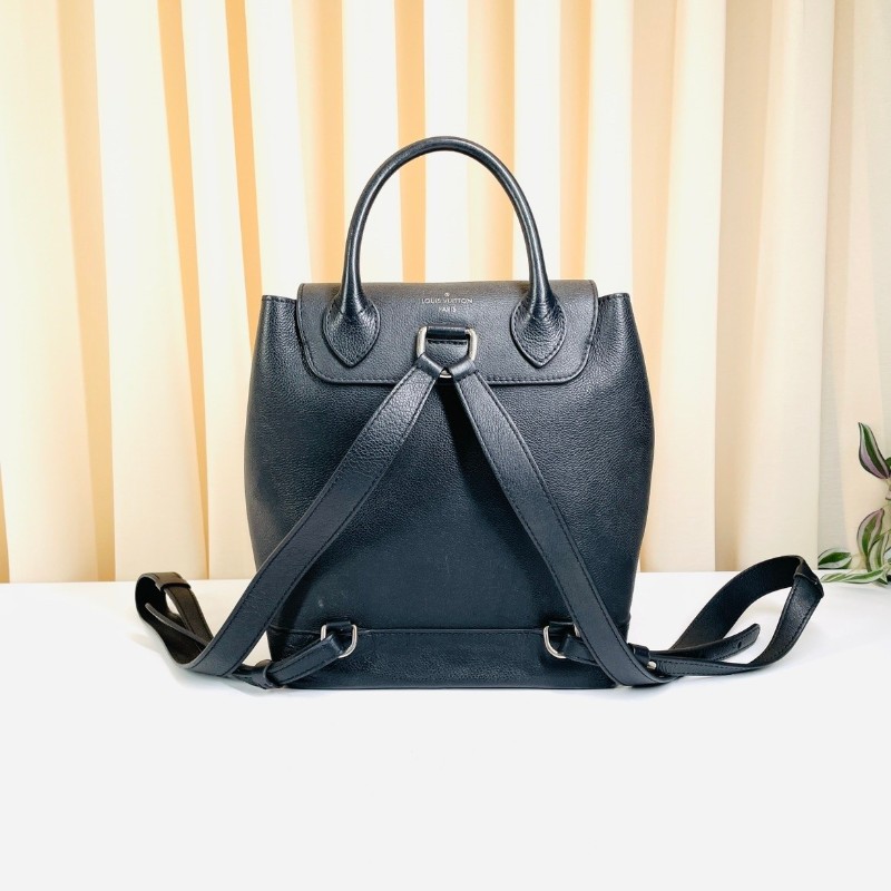 LV路易威登 lock me黑色全皮後背板 銀扣-2