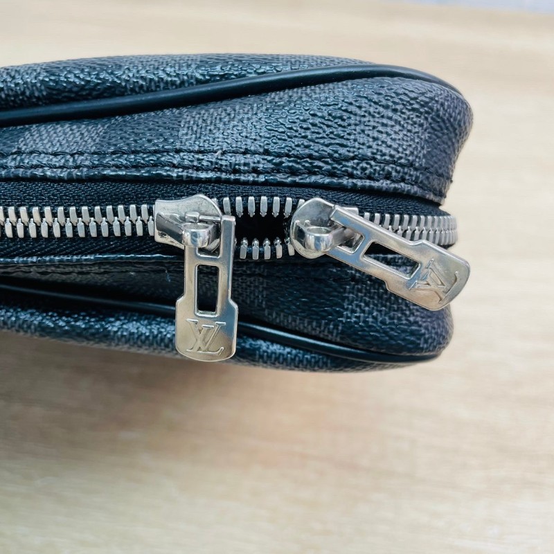 LV  黑棋盤格手提包 經典Damier Graphite 電腦公事包-6