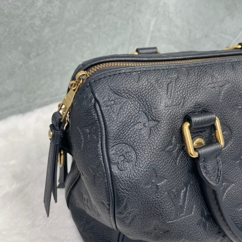 LV 全皮壓紋 深藍偏黑 speedy25枕頭包-17