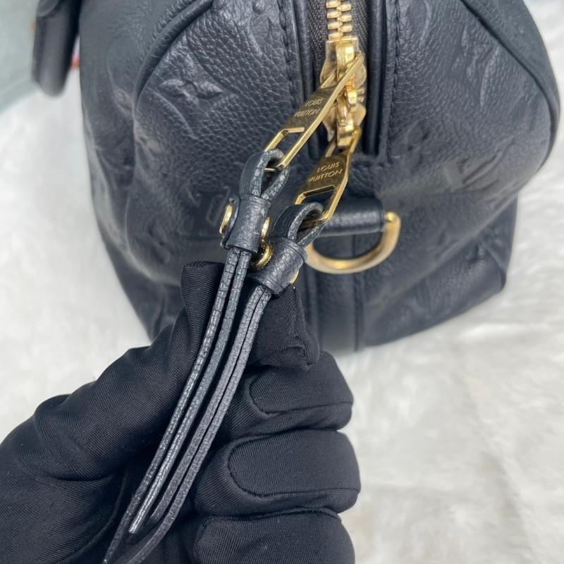 LV 全皮壓紋 深藍偏黑 speedy25枕頭包-22