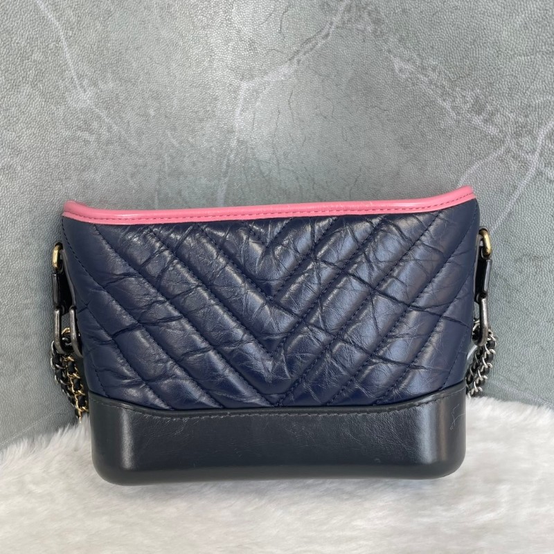 CHANEL 藍色拼粉色V紋 牛皮流浪包 肩背包-1