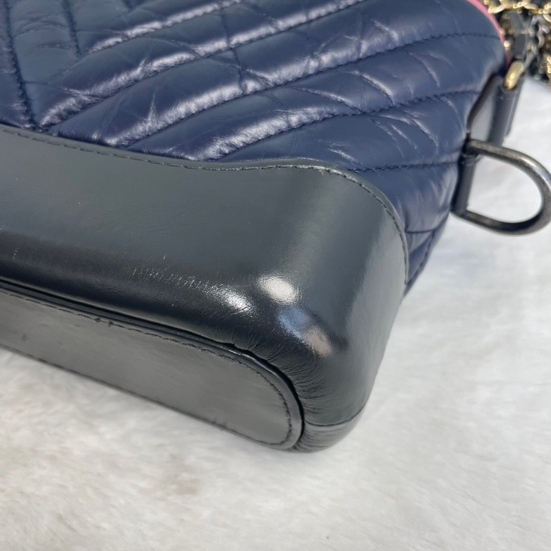 CHANEL 藍色拼粉色V紋 牛皮流浪包 肩背包-12