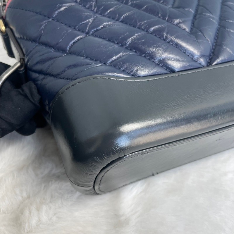 CHANEL 藍色拼粉色V紋 牛皮流浪包 肩背包-13