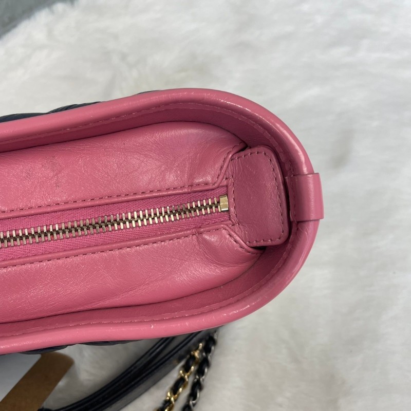 CHANEL 藍色拼粉色V紋 牛皮流浪包 肩背包-23