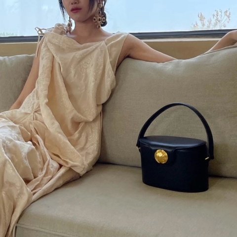 紀梵希GIVENCHY BOX牛皮黑金小箱包