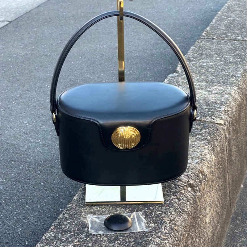紀梵希GIVENCHY BOX牛皮黑金小箱包-2