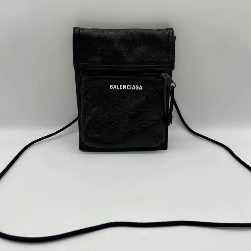 Balenciaga 巴黎世家 Explorer系列黑色小羊皮斜背包-3
