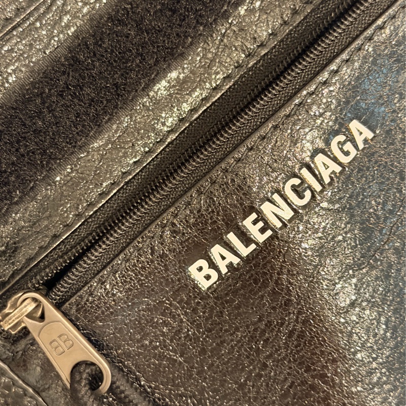 Balenciaga 巴黎世家 Explorer系列黑色小羊皮斜背包-6