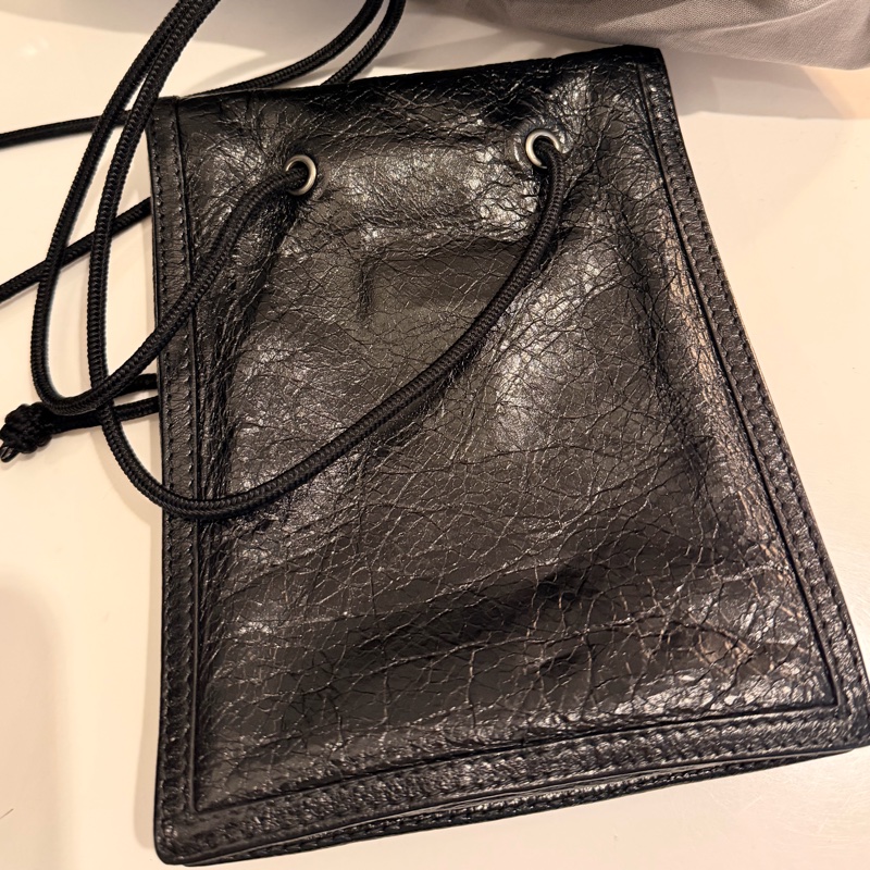 Balenciaga 巴黎世家 Explorer系列黑色小羊皮斜背包-8