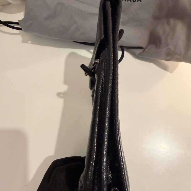 Balenciaga 巴黎世家 Explorer系列黑色小羊皮斜背包-9