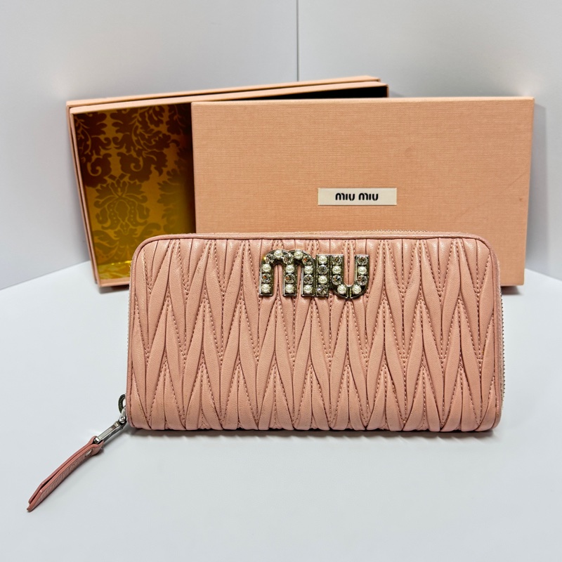 【極新🎁 張員瑛同款】 Miu Miu 千金小姐風 羊皮長夾 專櫃35800！-17