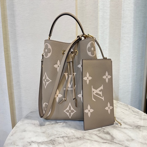 LV 斑鳩灰拼奶油白Logo牛皮金釦Neo Noe MM手提肩斜背水桶包