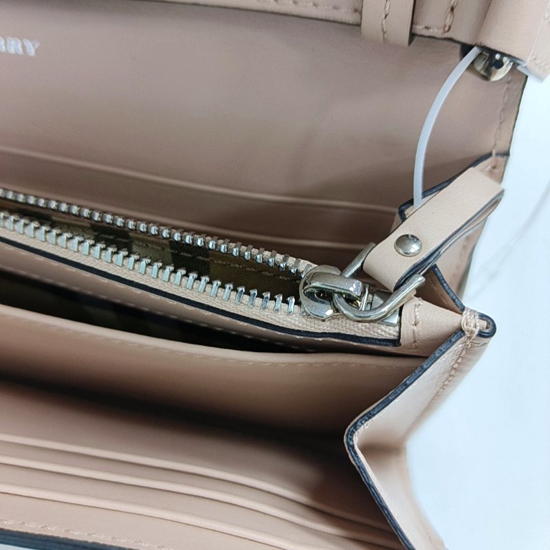 BURBERRY 粉色牛皮斜挎包單肩包 銀色五金 可拆卸肩帶-10