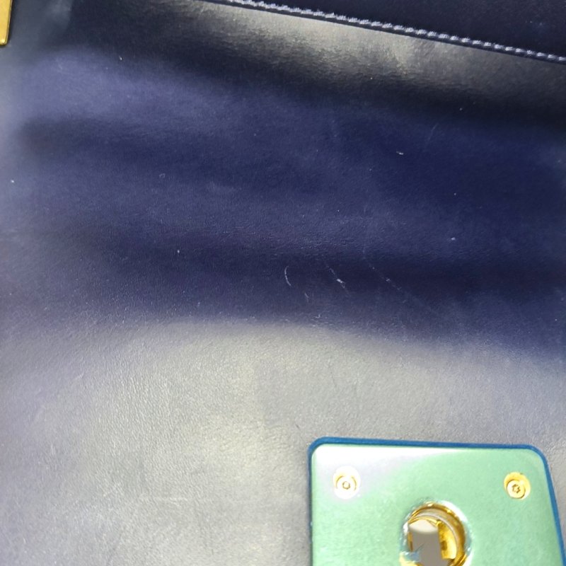 CHANEL BOY CHANEL中號深藍色牛皮絎縫V紋單肩包金色五金22開可拆卸肩帶-8