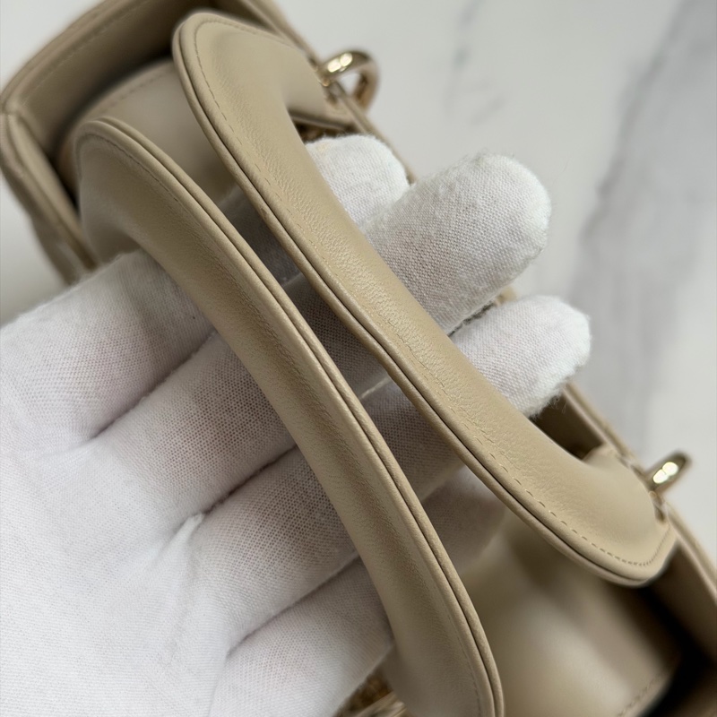 🎄Dior Lady 燕麥奶茶色 4格全配件+台灣購證（99新🆕）-16