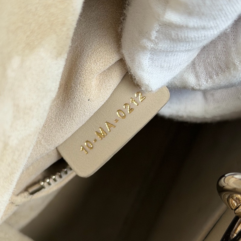 🎄Dior Lady 燕麥奶茶色 4格全配件+台灣購證（99新🆕）-24