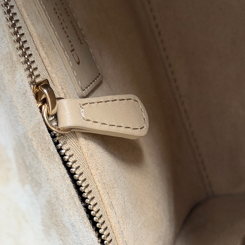 🎄Dior Lady 燕麥奶茶色 4格全配件+台灣購證（99新🆕）-25