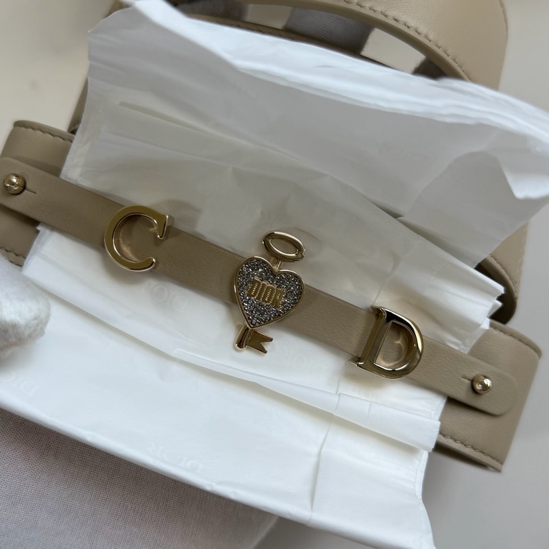 🎄Dior Lady 燕麥奶茶色 4格全配件+台灣購證（99新🆕）-27