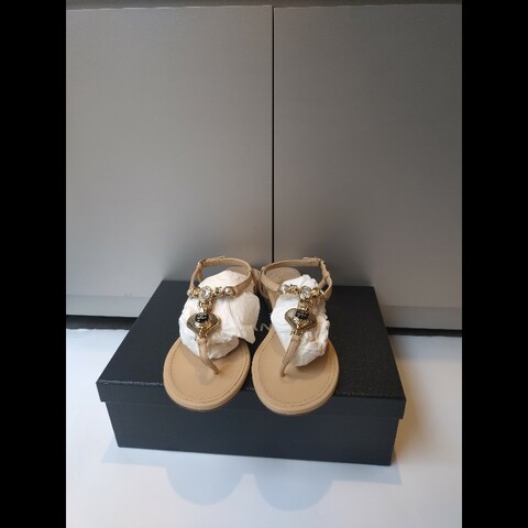 Chanel 駝皮淡金愛心水鑽夾腳涼鞋