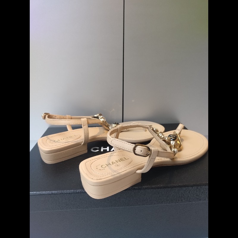 Chanel 駝皮淡金愛心水鑽夾腳涼鞋-6