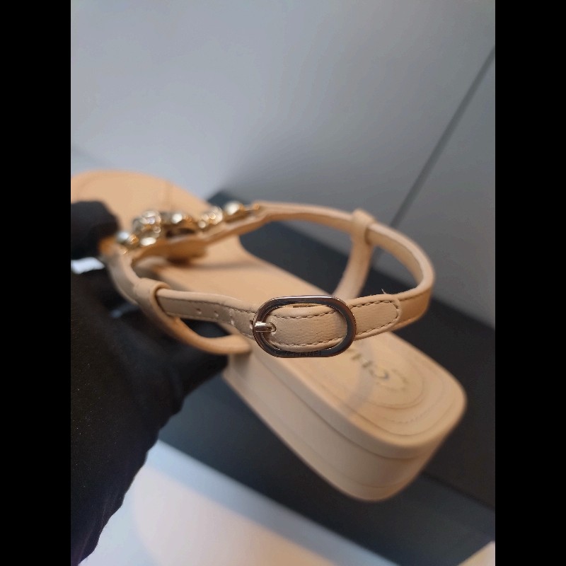 Chanel 駝皮淡金愛心水鑽夾腳涼鞋-9