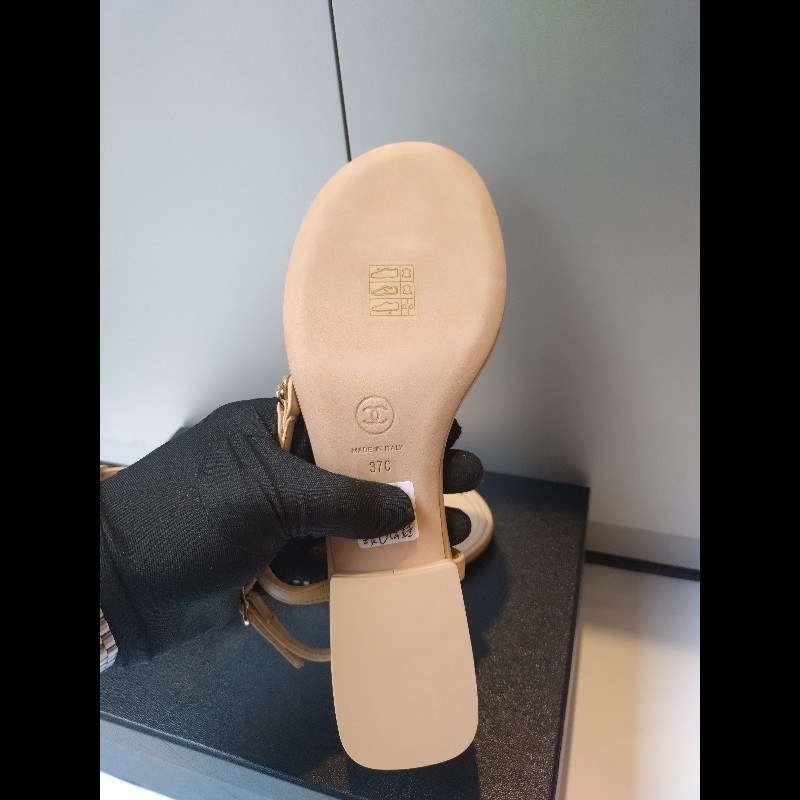 Chanel 駝皮淡金愛心水鑽夾腳涼鞋-14