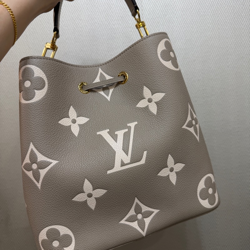 LV 斑鳩灰米白Logo Neo Noe MM水桶包M45555-3