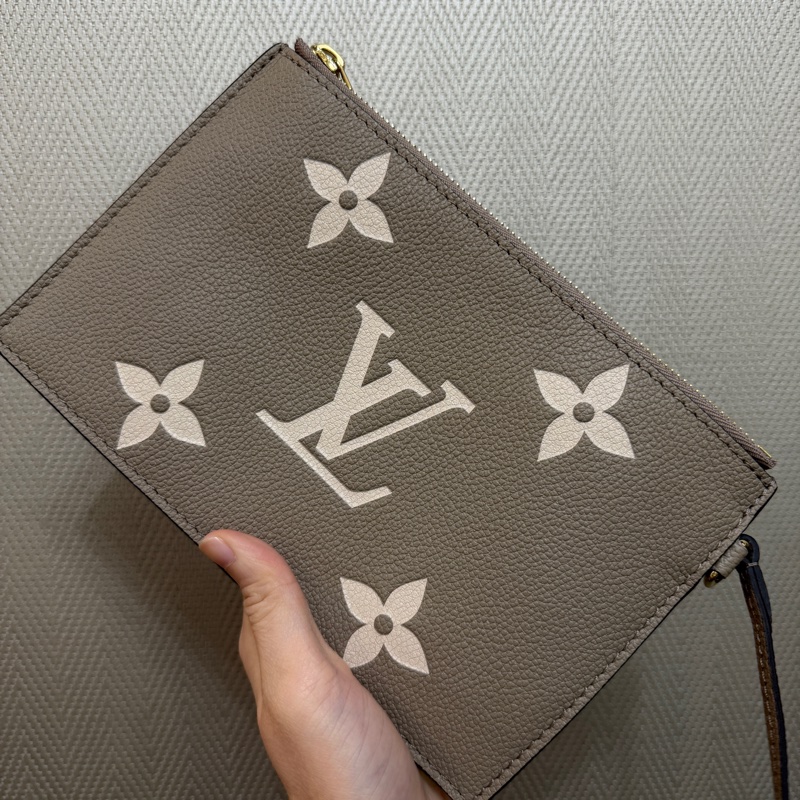 LV 斑鳩灰米白Logo Neo Noe MM水桶包M45555-13