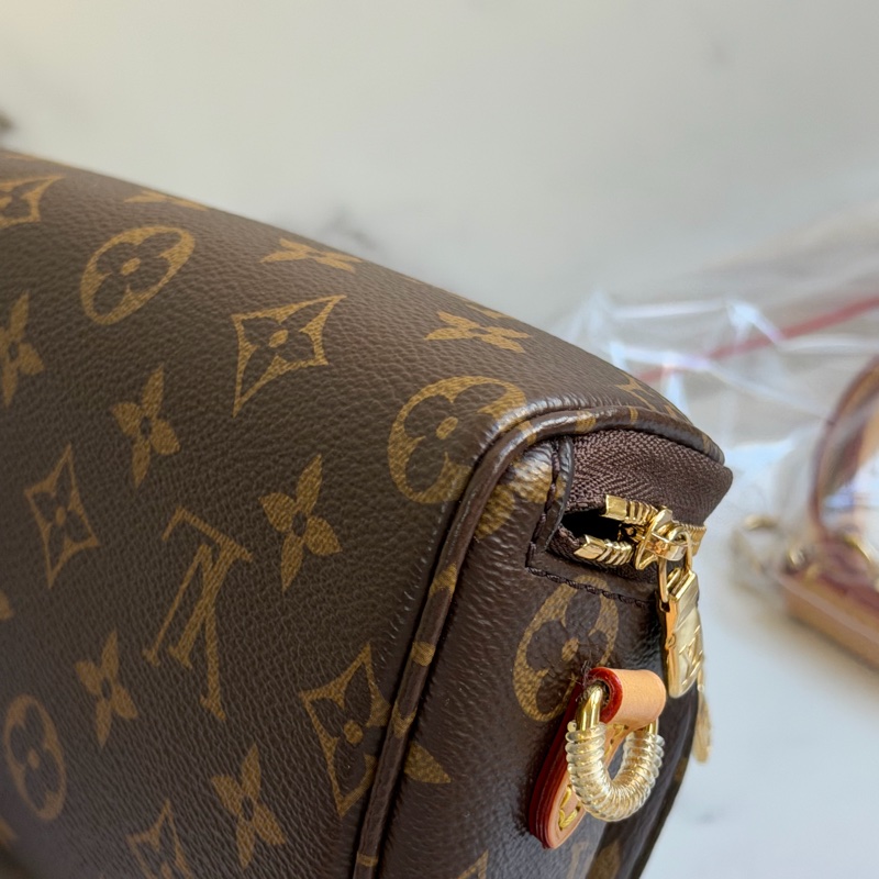 🎄LV Mini Bumbag M82335 晶片款 （99新）-12