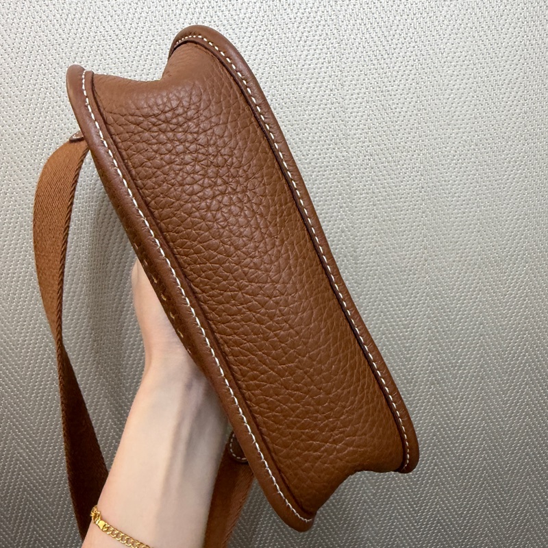 Hermes 金棕Clemence皮金釦Mini Evelyne斜背包-4