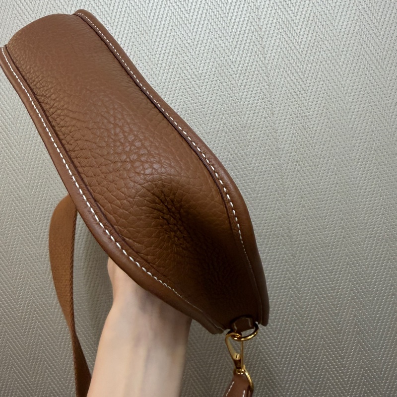 Hermes 金棕Clemence皮金釦Mini Evelyne斜背包-6