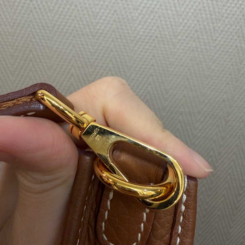 Hermes 金棕Clemence皮金釦Mini Evelyne斜背包-8