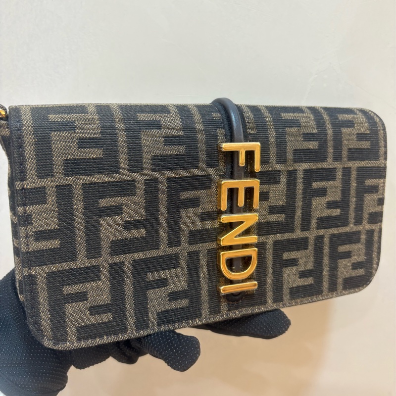 fendi 老花浮雕logo woc 二合一-0