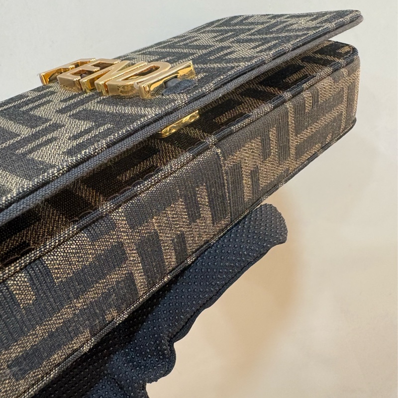 fendi 老花浮雕logo woc 二合一-3