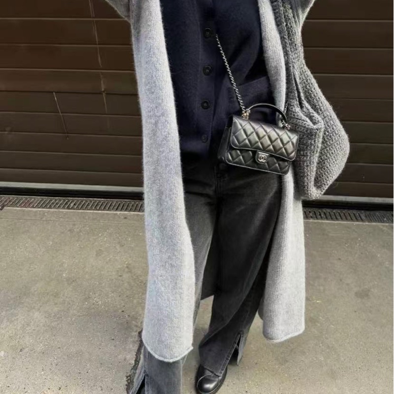 🔥新到： CHANEL/香奈兒芯片款黑金手柄23cminiwoc 超靚手機包尺寸：17 × 11cm-5