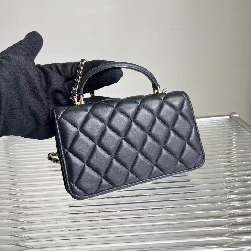 🔥新到: CHANEL/香奈兒芯片款黑金手柄23cminiwoc 超靚手機包尺寸:17 × 11cm-8