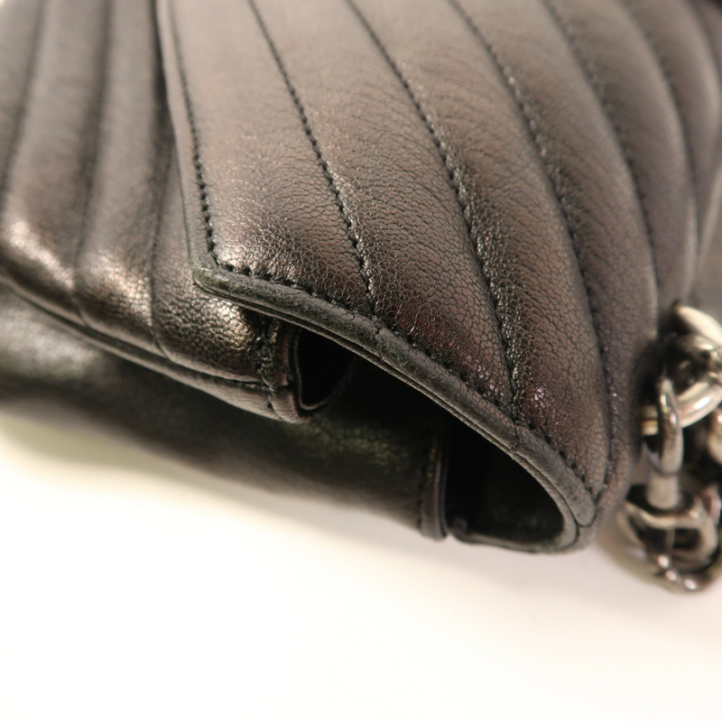 YVES SAINT LAURENT 皮革College Medium銀扣手挽肩背兩用袋-16