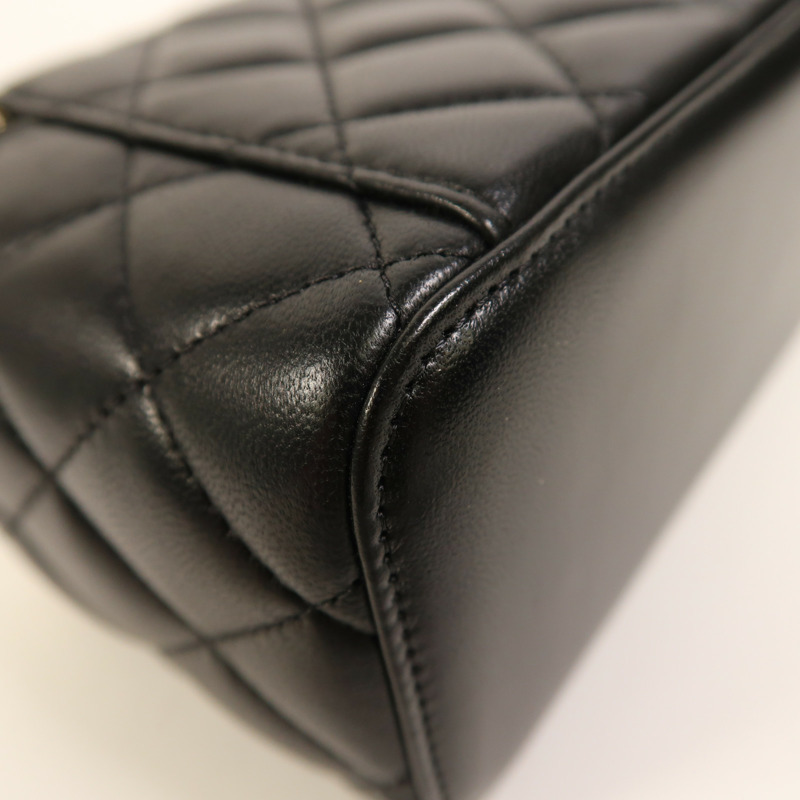 CHANEL 羊皮皮革Vanity Case金扣鏈帶肩背袋-14