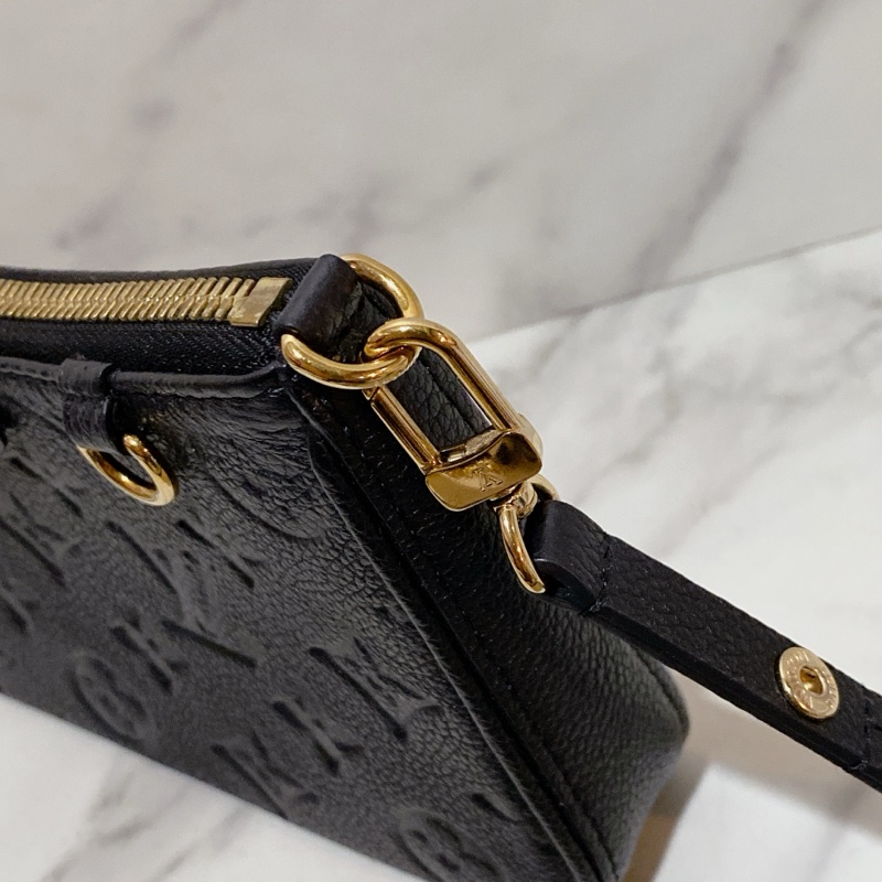 LV M80349 EASY POUCH ON STRAP-35